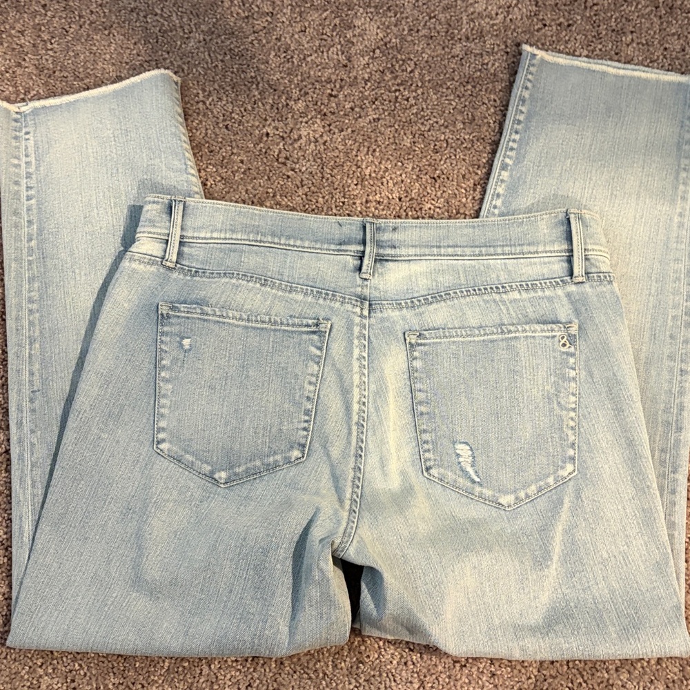 NWOT! Lou & Grey Light Blue Slouchy Straight Crop Jeans